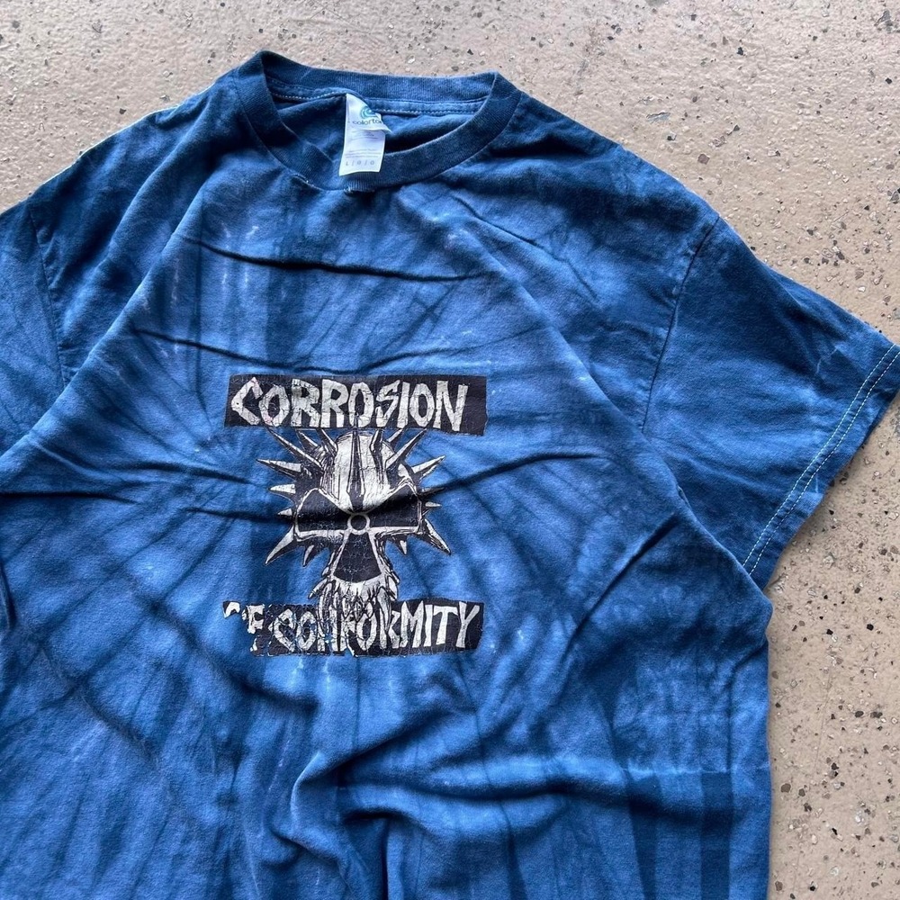 Y2K Grunge Corrosion of Conformity Band Tee with white‎ skull graphic Large